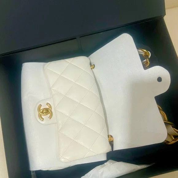 Chanel Small Flap Funky Town White Quilted Leather with Chunky chain - Picture 7 of 16